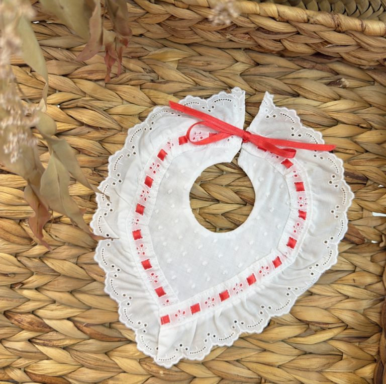 Babero triangulo piqué Lucía coral - Imagen 1