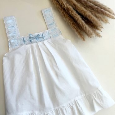 Camisón entredós celeste