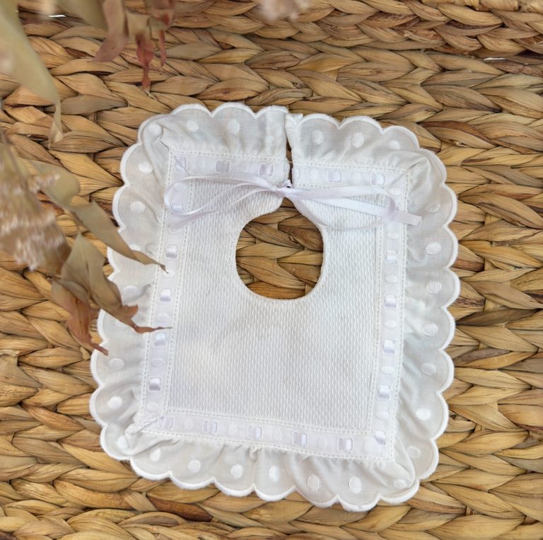 Babero cuadrado Maria blanco - Imagen 1