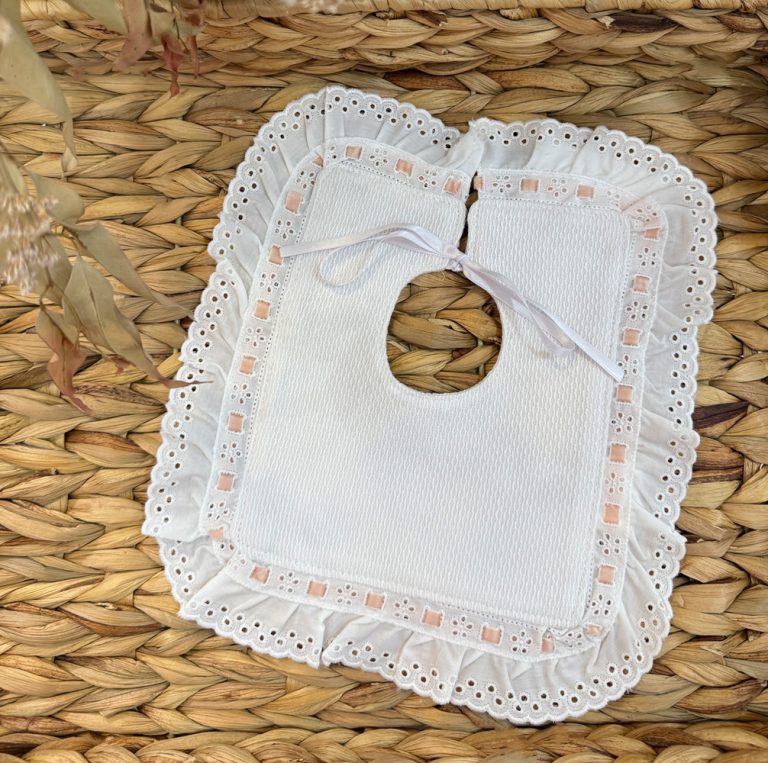 Babero cuadrado Sevilla rosa - Imagen 1