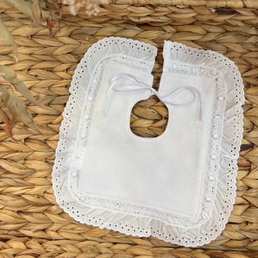 Babero cuadrado Sevilla blanco