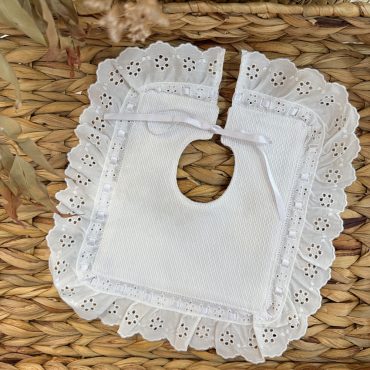 Babero cuadrado Marisa blanco