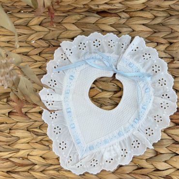 Babero pico Marisa raso celeste